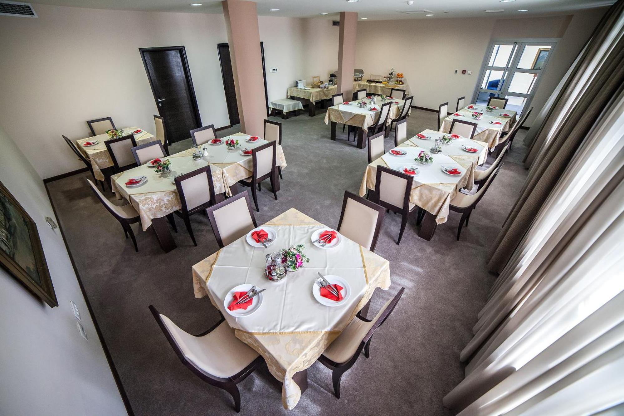 Hotel Terminus Podgorica Luaran gambar