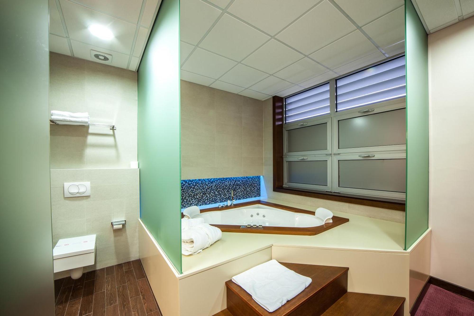 Hotel Terminus Podgorica Luaran gambar