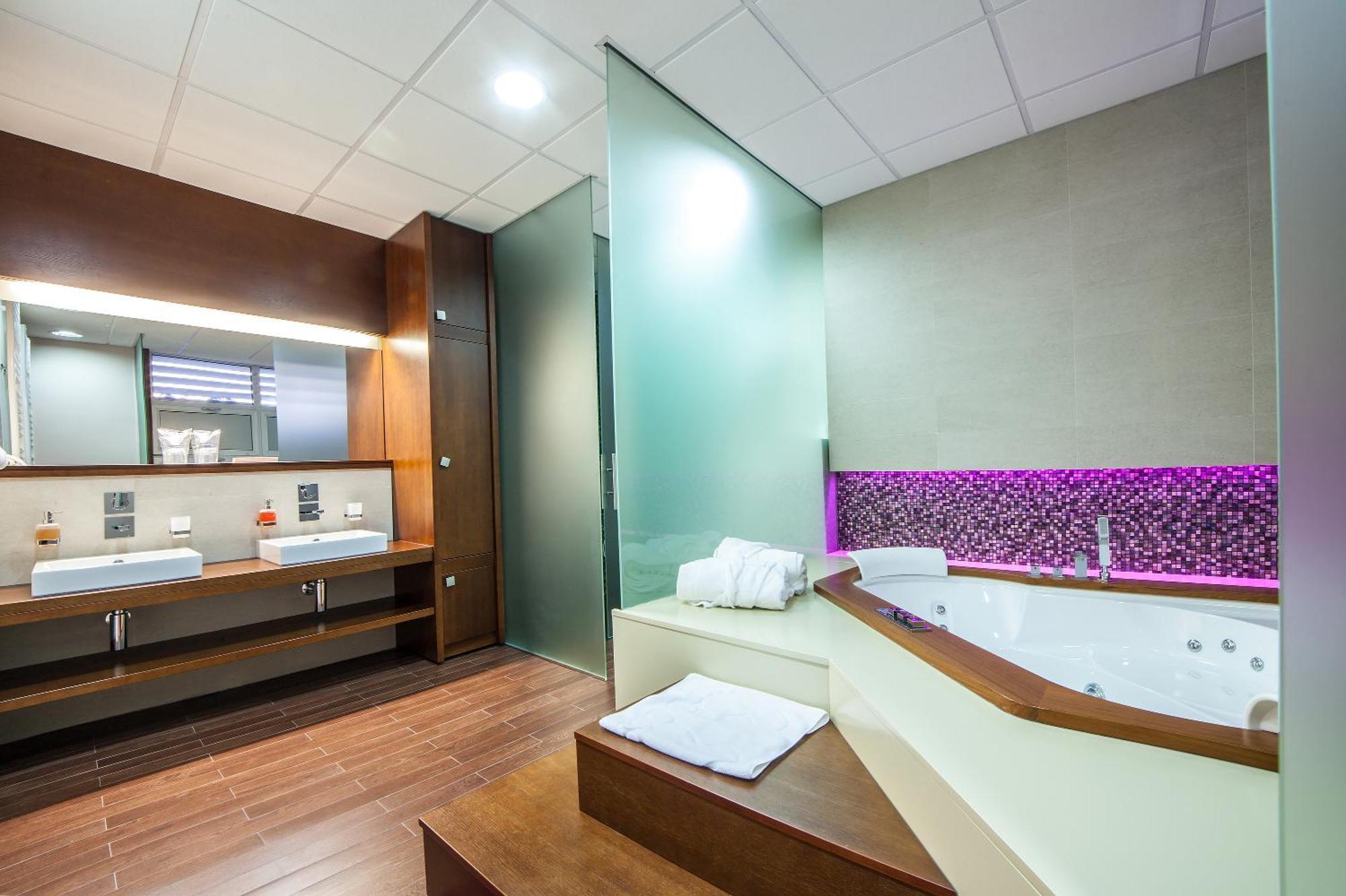 Hotel Terminus Podgorica Luaran gambar