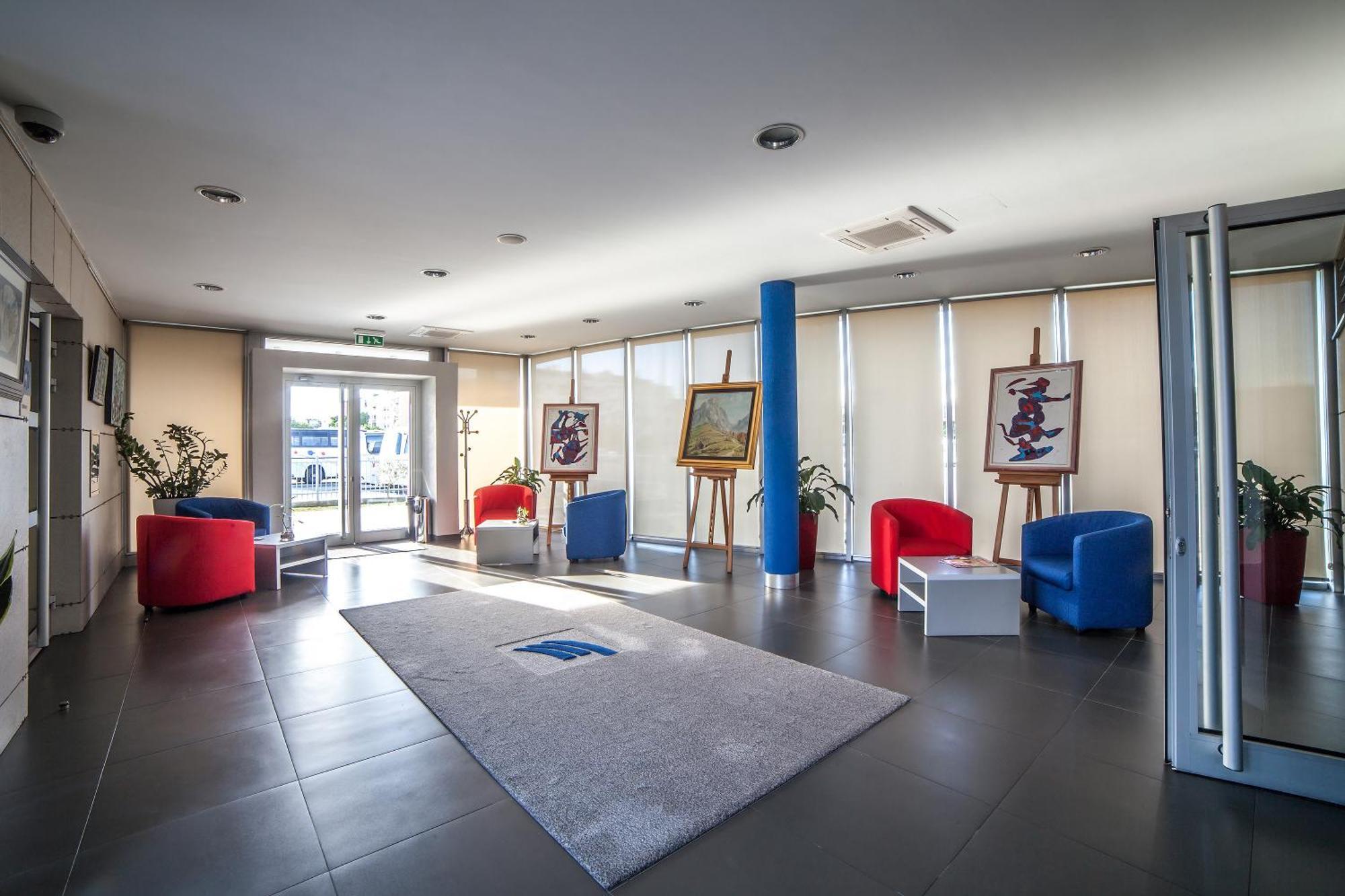 Hotel Terminus Podgorica Luaran gambar