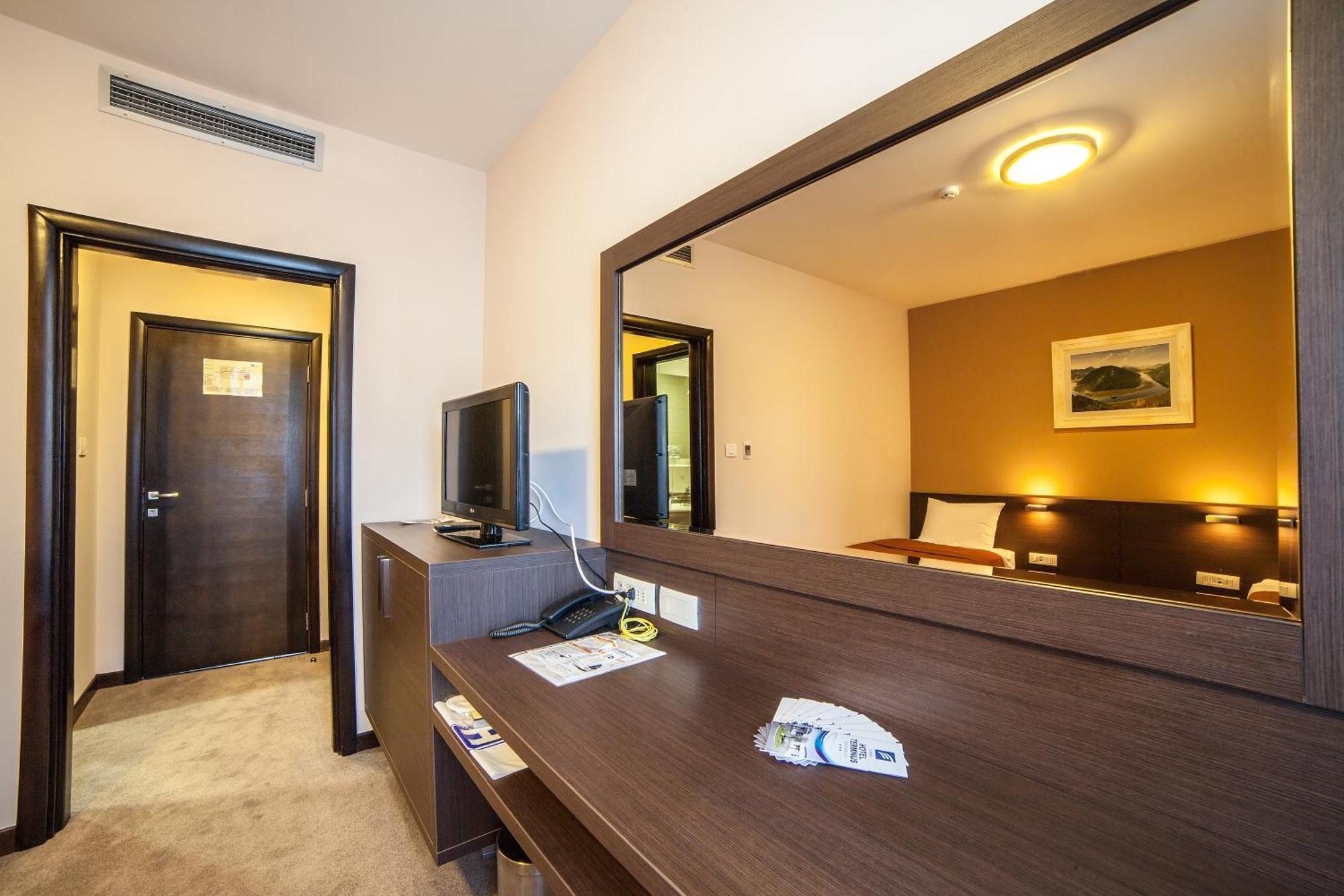 Hotel Terminus Podgorica Bilik gambar