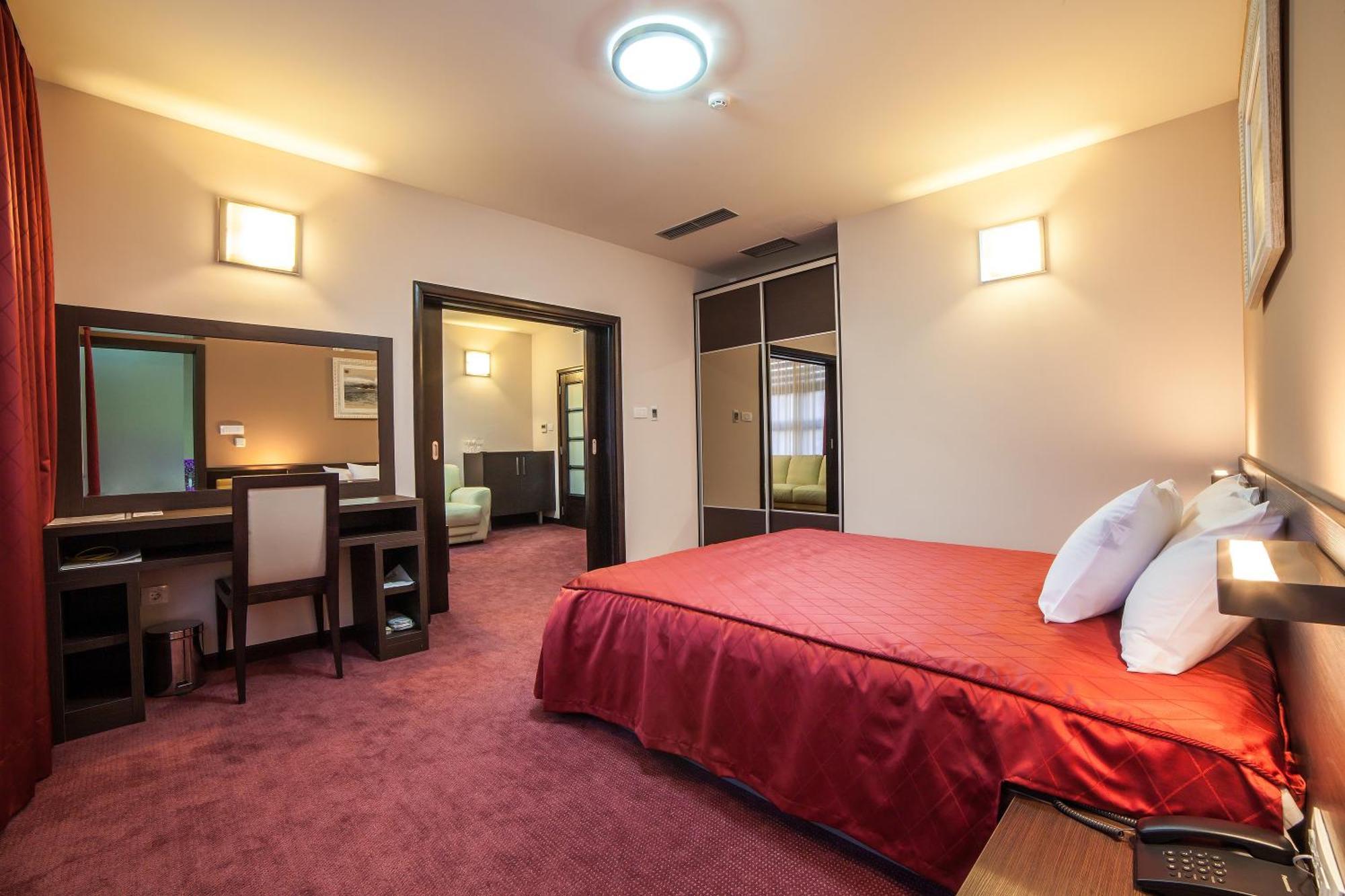 Hotel Terminus Podgorica Bilik gambar